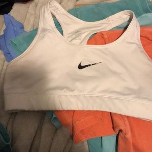 White nike pro sports bra